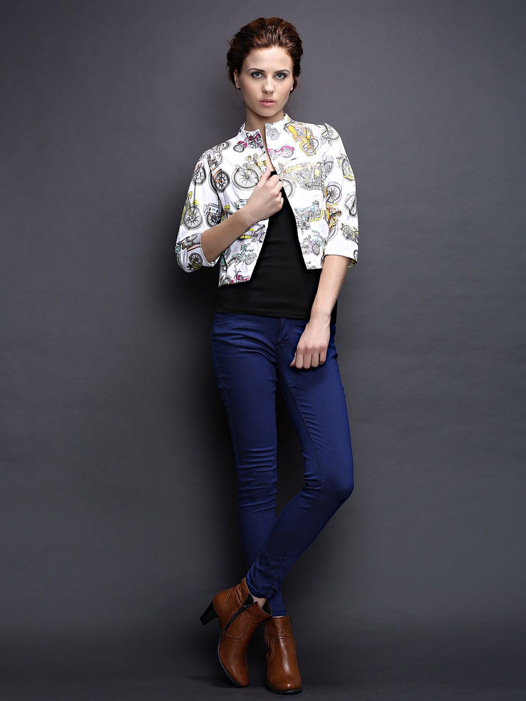 Lee-Men-Blue-Chicago-Fit-Jeans_f45c964a1fdbaace295a2bd93855f34f_images