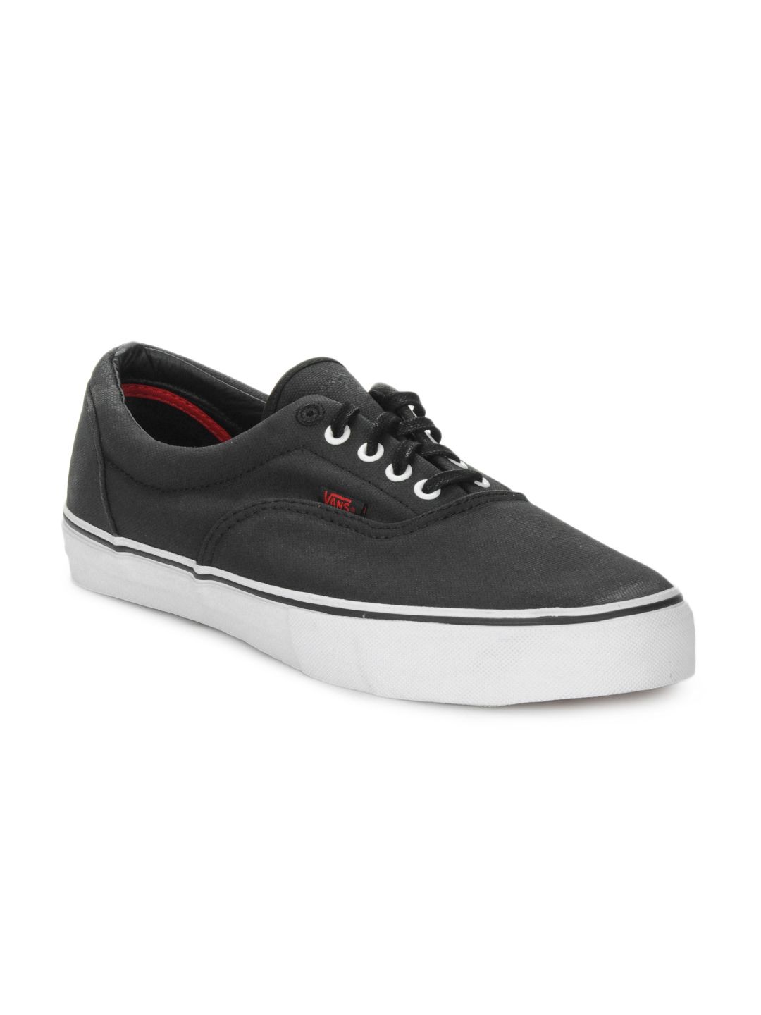 Vans-Men-Black-Casual-Shoes_dfc1342a61fefe158174ec507da3f216_images